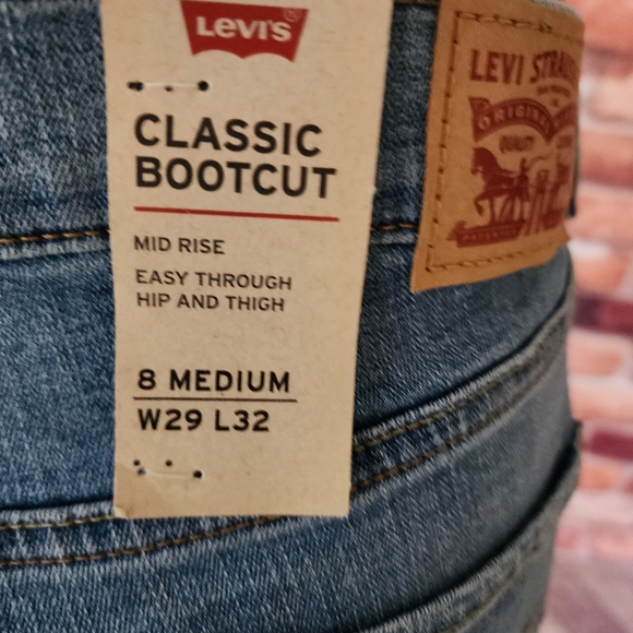 Levi's Classic Bootcut Embroidered Jeans 8/29 NWT - Picture 4 of 5